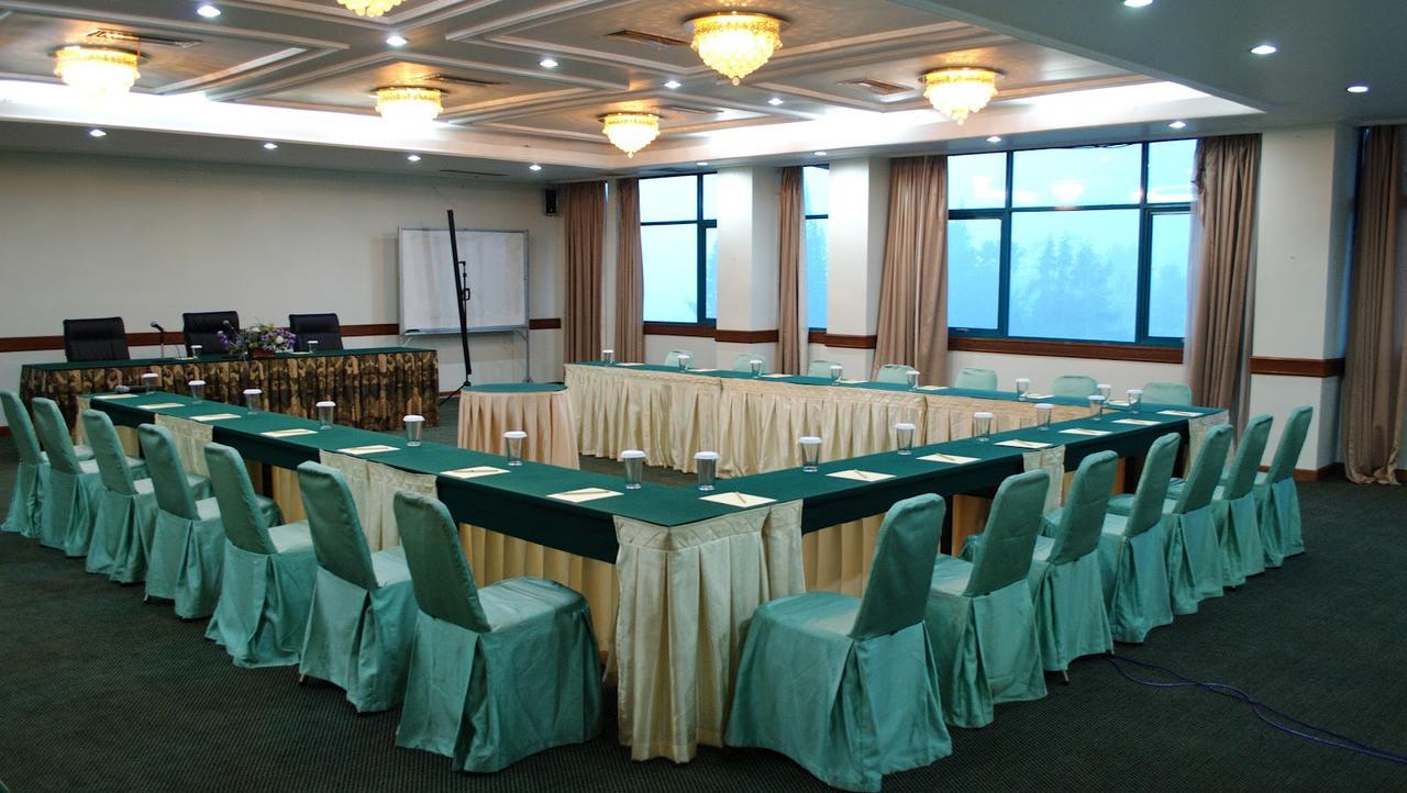 Permata Alam Hotel Puncak Buitenkant foto